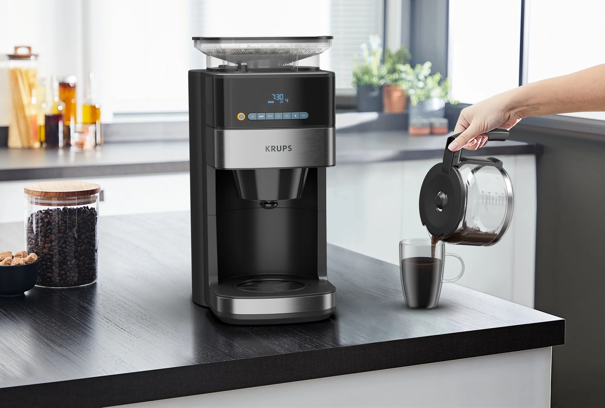 Кофеварка Krups KM8328 Grind and Brew с кофемолкой и таймером, чёрная